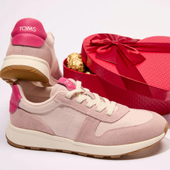Womens TRVL LITE Retro Runner Sneaker Water Repellent Pale Rose